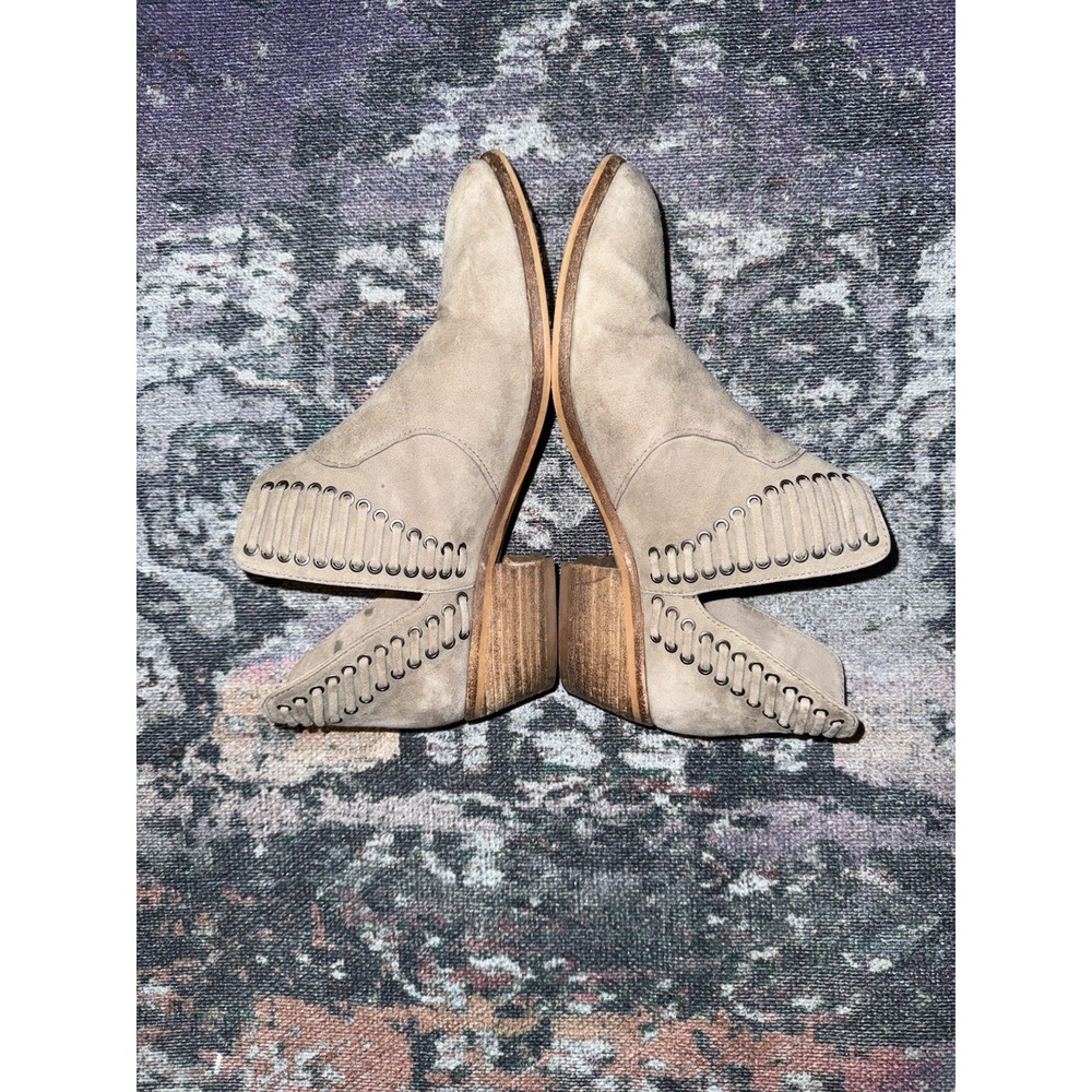 Vince Camuto Pevista‎ Foxy Taupe True Suede Size 7.5 Laced Slip on Bootie